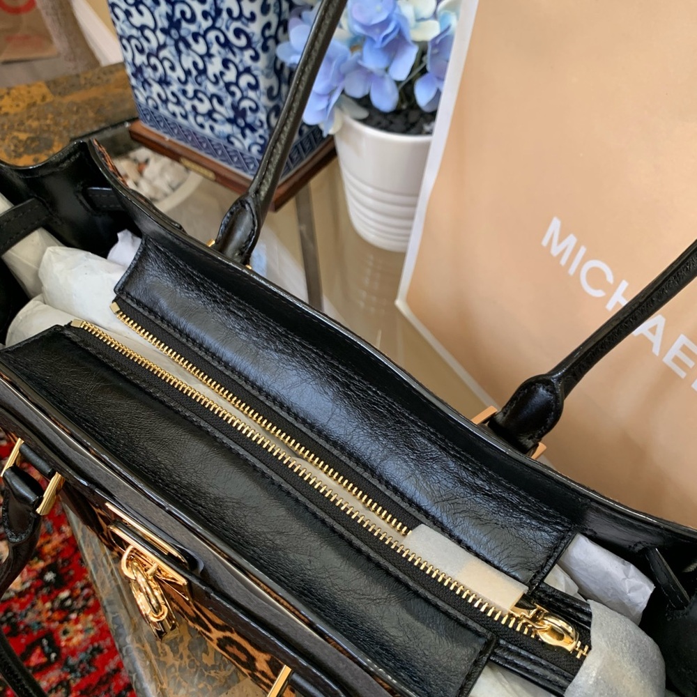 Hamilton Leopard Print Shoulder Bag with Black Accents - Picture 5 of 9